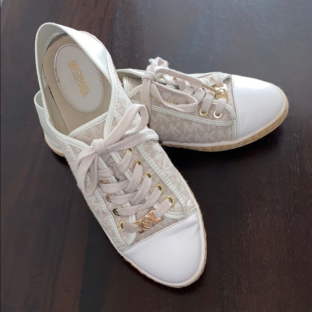 Michael kors women shoes white gold print lace up